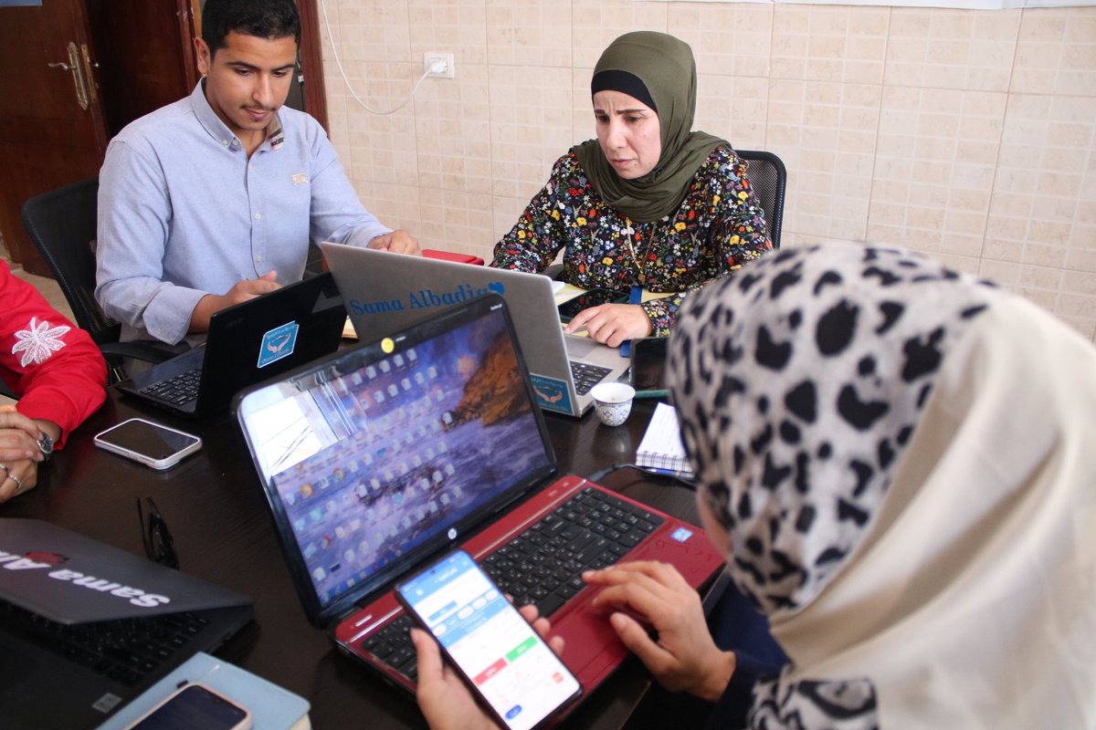 #جمعية_سما_البادية_Sama_Albadia
{بناء قدرات الفريق في الإدارة المالية والأنظمة المحوسبة} 
في إطار تطوير الأداء وتعزيز الكفاءة، تم تنفيذ تدريب متخصص يهدف إلى رفع قدرات الفريق في مجال الإدارة المالية واستخدام الأنظمة المحوسبة وذلك ضمن انشطة مشروع بناء القدرات الممول من مشروع #تماسك