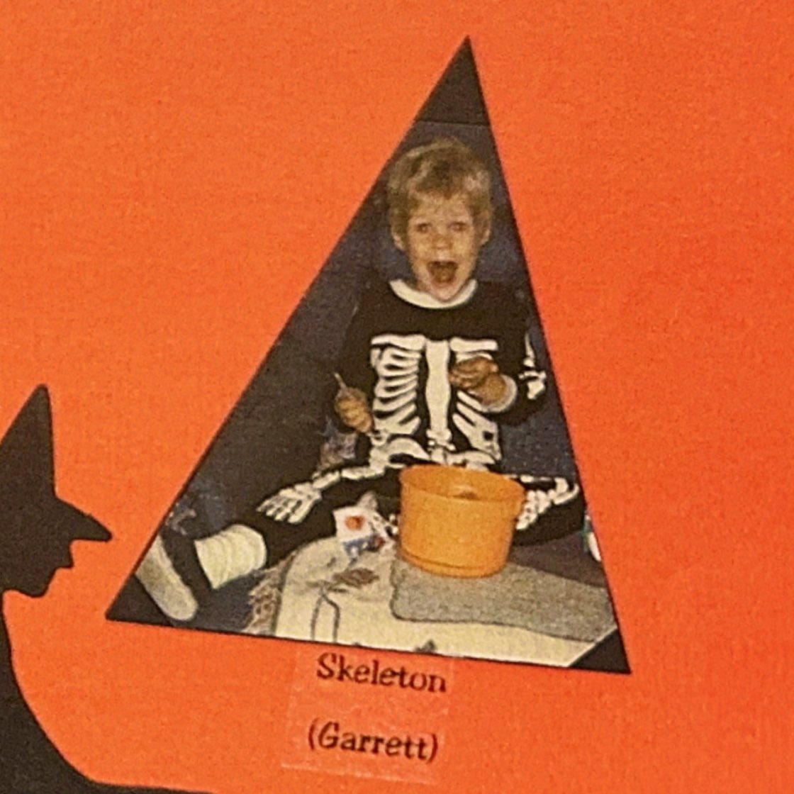 Garrett_Watts's tweet image. Me in the 90s as a tiny skeleton if you even care