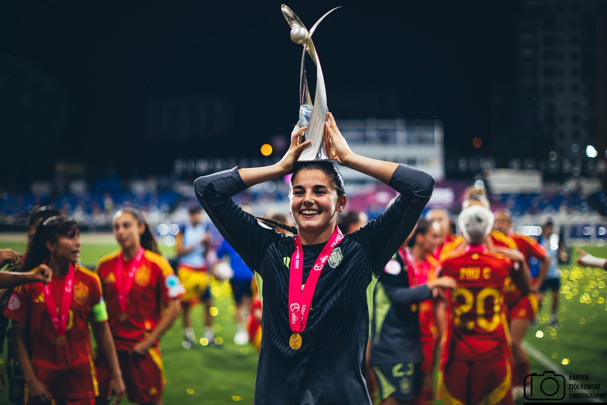 no supero lo bonita que es 🫠🫠🫠🫠