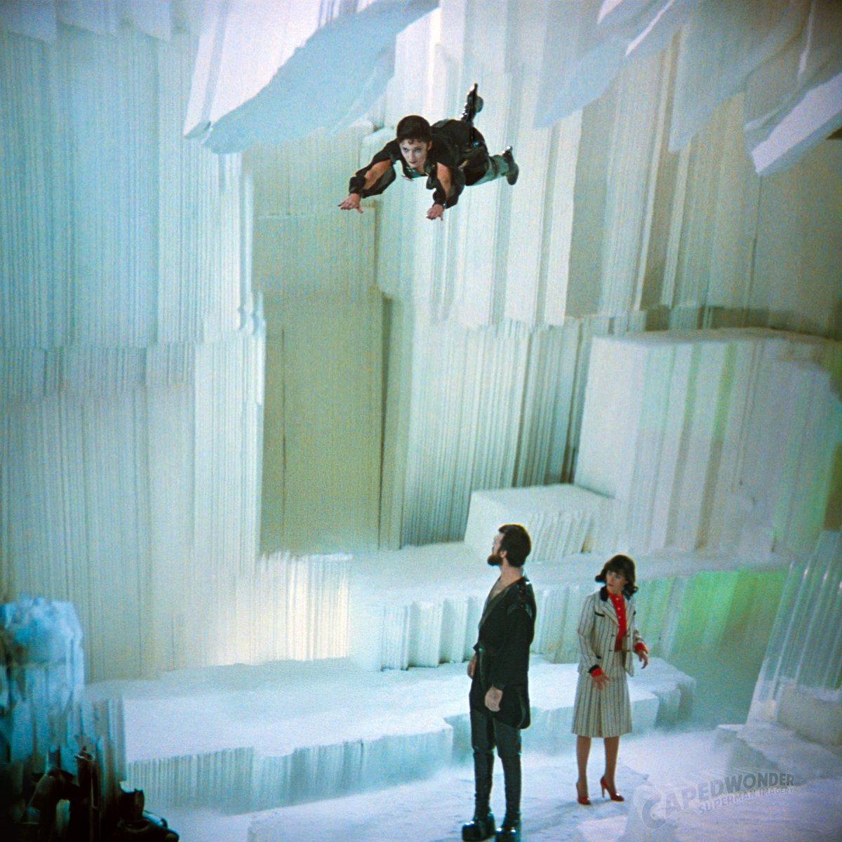 CapedWonderJim's tweet image. Sarah Douglas performs one of the most impressive wire flying landings in the Christopher Reeve Superman Movie Series. #supermansequel #supermanii #kryptonian #christopherreeve #richardlester