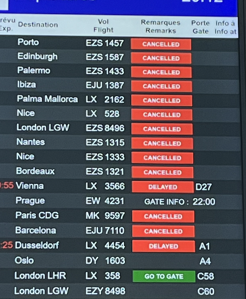 JimGwinner's tweet photo. Daughter flying from Geneva to Heathrow - lucky for her that's the one not cancelled. https://t.co/gRKVu2n7lf