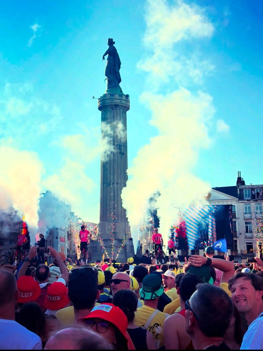 Grand Départ du Tour de France 2025.
On est en place. Pense à créer ta ligue sur lesfousdupeloton.com,  partager le lien généré avec tes potes, faire tes pronos et vous balancer des bonus/malus pour pimenter tout ça entre vous. 100% gratuit, 100% déjanté. 

#TDF #TDF2025