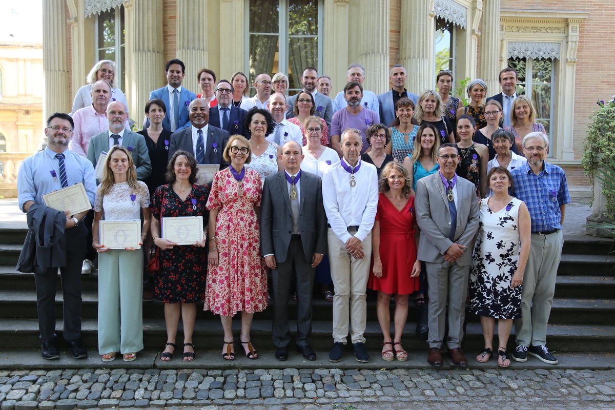 AMOPA de la Haute-Garonne (@amopa31) on Twitter photo 🏅Une cérémonie de remise des Palmes académiques solennelle a été organisée dans le cadre somptueux du Palais Niel.
42 récipiendaires ont été décorés par Monsieur <a href="/BenmiloudKarim/">Karim BENMILOUD</a> et en présence de notre Présidente.
"Toutes nos félicitations pour votre engagement".
#Toulouse 🏅Une cérémonie de remise des Palmes académiques solennelle a été organisée dans le cadre somptueux du Palais Niel.
42 récipiendaires ont été décorés par Monsieur <a href="/BenmiloudKarim/">Karim BENMILOUD</a> et en présence de notre Présidente.
"Toutes nos félicitations pour votre engagement".
#Toulouse