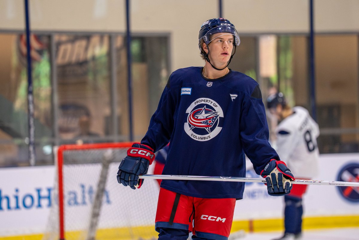 BlueJacketsNHL's tweet photo. Keepin' it cool ❄️

@BreadFinancial | #CBJ https://t.co/Qgs0jaG2Br