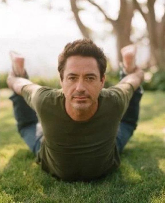 aspenisoffline's tweet image. its very nice outside, doing some yoga in the grass