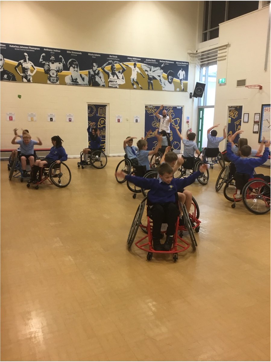 Dean Field Community Primary School tweet media