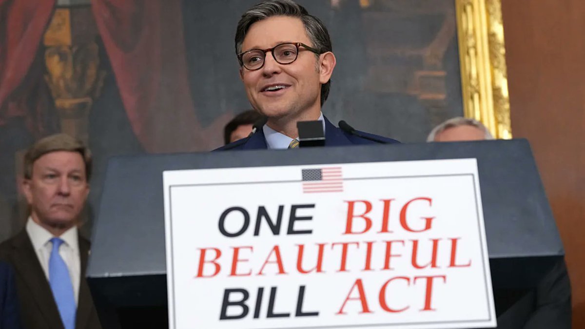 “El Presidente Trump y los Republicanos del Congreso están cumpliendo las promesas que le hicieron al pueblo estadounidense, implementando en este proyecto de ley la agenda de "Primero Estados Unidos" que defendieron en su campaña," Michael Whatley, Presidente del RNC