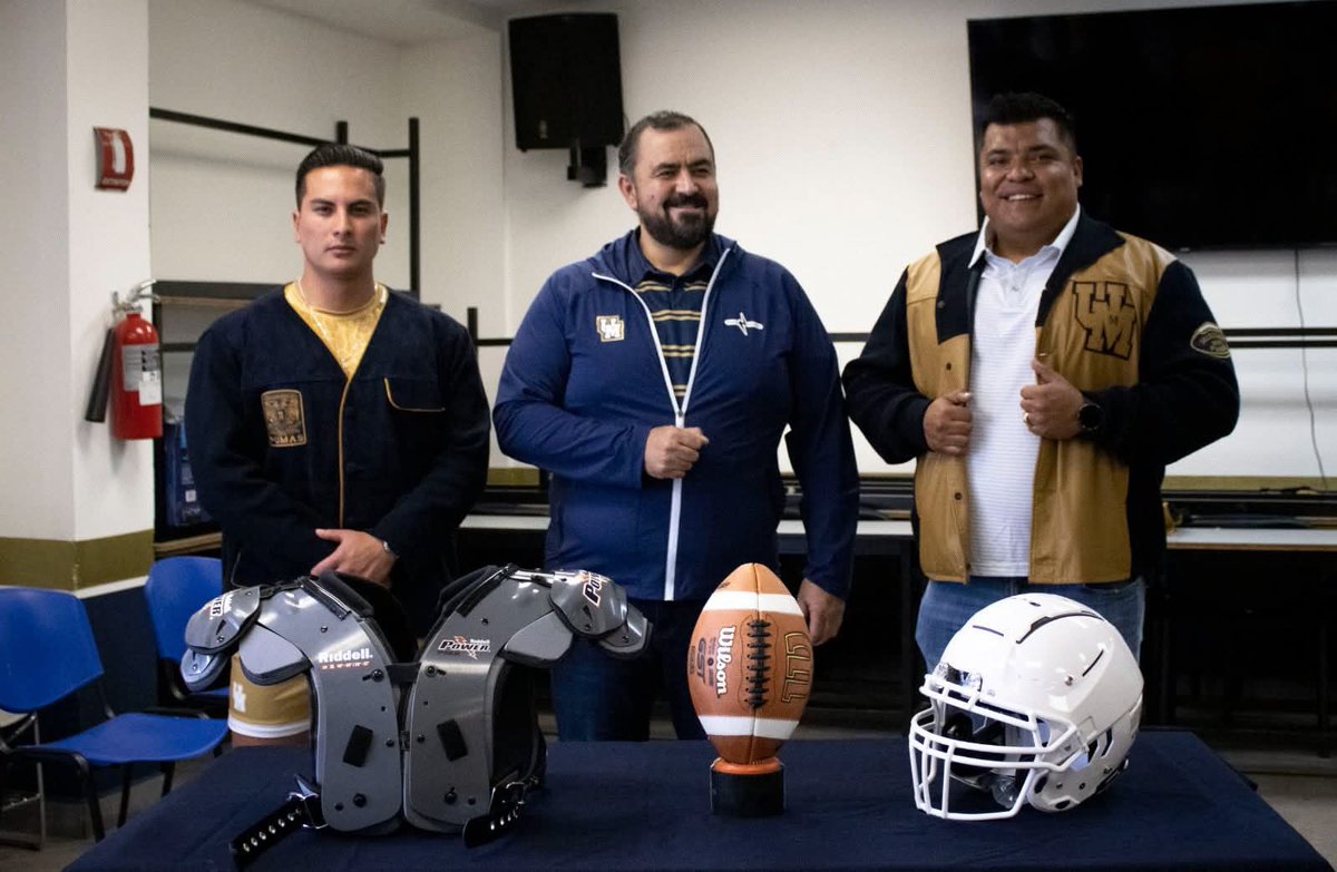 Mundo del Ovoide (@mundodelovoide) on Twitter photo El capitán Puma 2025, Esteban "El Peligro" Espinosa y el Head Coach Julio Nava en la entrega de chamarras a los jugadores más destacados de <a href="/PumasCU_fba/">Pumas CU FBA</a> #PumasLaVida #LVAF El capitán Puma 2025, Esteban "El Peligro" Espinosa y el Head Coach Julio Nava en la entrega de chamarras a los jugadores más destacados de <a href="/PumasCU_fba/">Pumas CU FBA</a> #PumasLaVida #LVAF