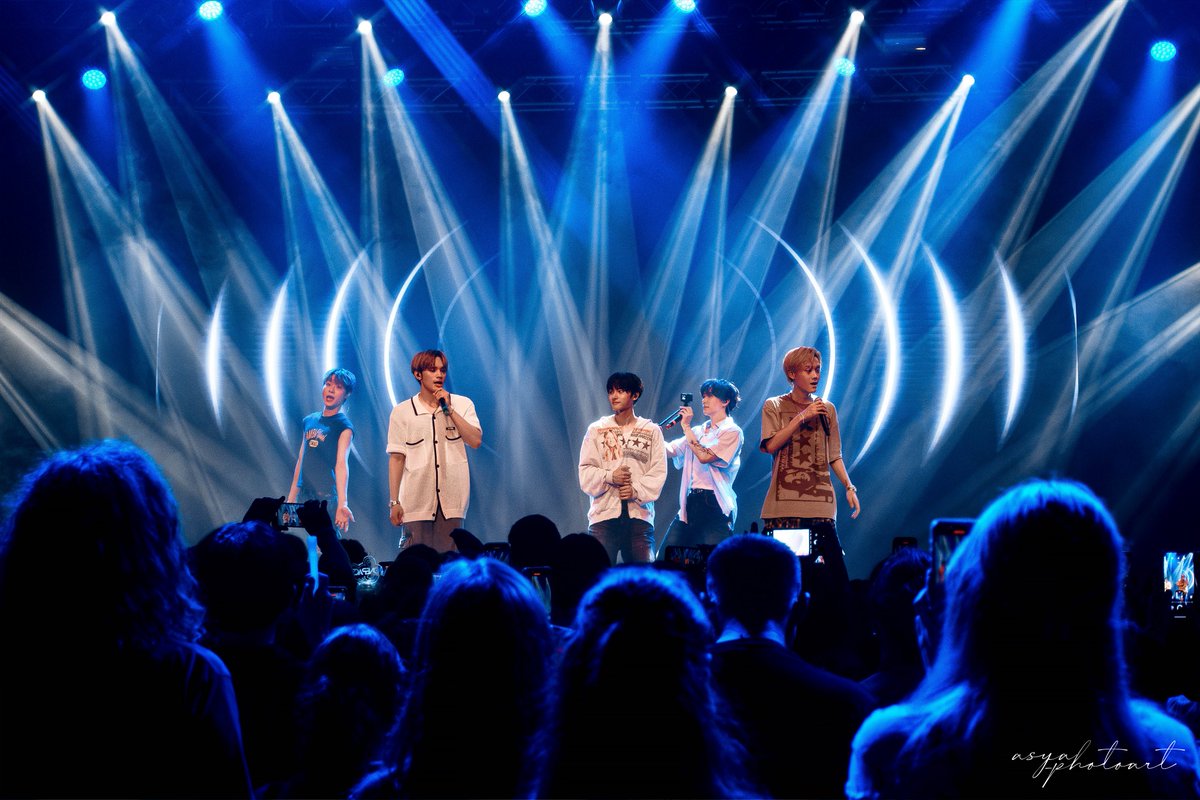 ViewoftheArts's tweet image. MUSIC - ONE PACT: NEXT HORIZON in WARSAW
One Pact in Poland was absolutely incredible!
📸 Images © Asya Photoart
#ONEPACT #원팩트
#NEXT_HORIZON #viewofthearts #Warsaw #One_Pact_in_Poland