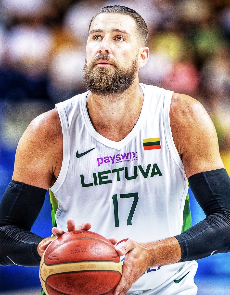 amerikanos24tv's tweet image. ☘️🧨😱 𝗕𝗢𝗢𝗠: 𝝤 𝝥𝝖𝝢𝝖𝝝𝝜𝝢𝝖𝝞𝝟𝝤𝝨 𝝟𝝤𝝢𝝩𝝖 𝝨𝝩𝝤 𝝡𝝥𝝖𝝡 𝝩𝝜𝝨 𝝙𝝚𝝟𝝖𝝚𝝩𝝞𝝖𝝨 𝝡𝝚 𝝩𝝤𝝢 𝝘𝝞𝝤𝝢𝝖𝝨 𝝗𝝖𝝠𝝖𝝢𝝩𝝨𝝞𝝤𝝪𝝢𝝖𝝨 💣

➡️ Σύμφωνα με το @BasketNews_com, οι «Πράσινοι» βρίσκονται κοντά στην απόκτηση του Λιθουανού σέντερ. 🚀

#valanciunas #paobc