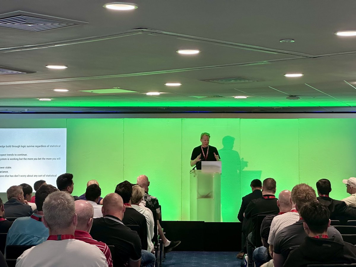 Brilliant first day at #SmartBash25! 🎯 

<a href="/chrisgambler247/">Chris Fawcett</a> <a href="/cannon_oncourse/">MICHAEL CANNON</a> 
<a href="/BetDEXLabs/">BetDEX</a>  <a href="/WinnerOdds_Eng/">WinnerOdds</a> 
@SBCInfo <a href="/TeamMatchbook/">Matchbook Betting Exchange</a> 

🔥 Loads more to come tomorrow!

👉 LAST tickets for Friday:
eventbrite.com/e/smart-bash-2…