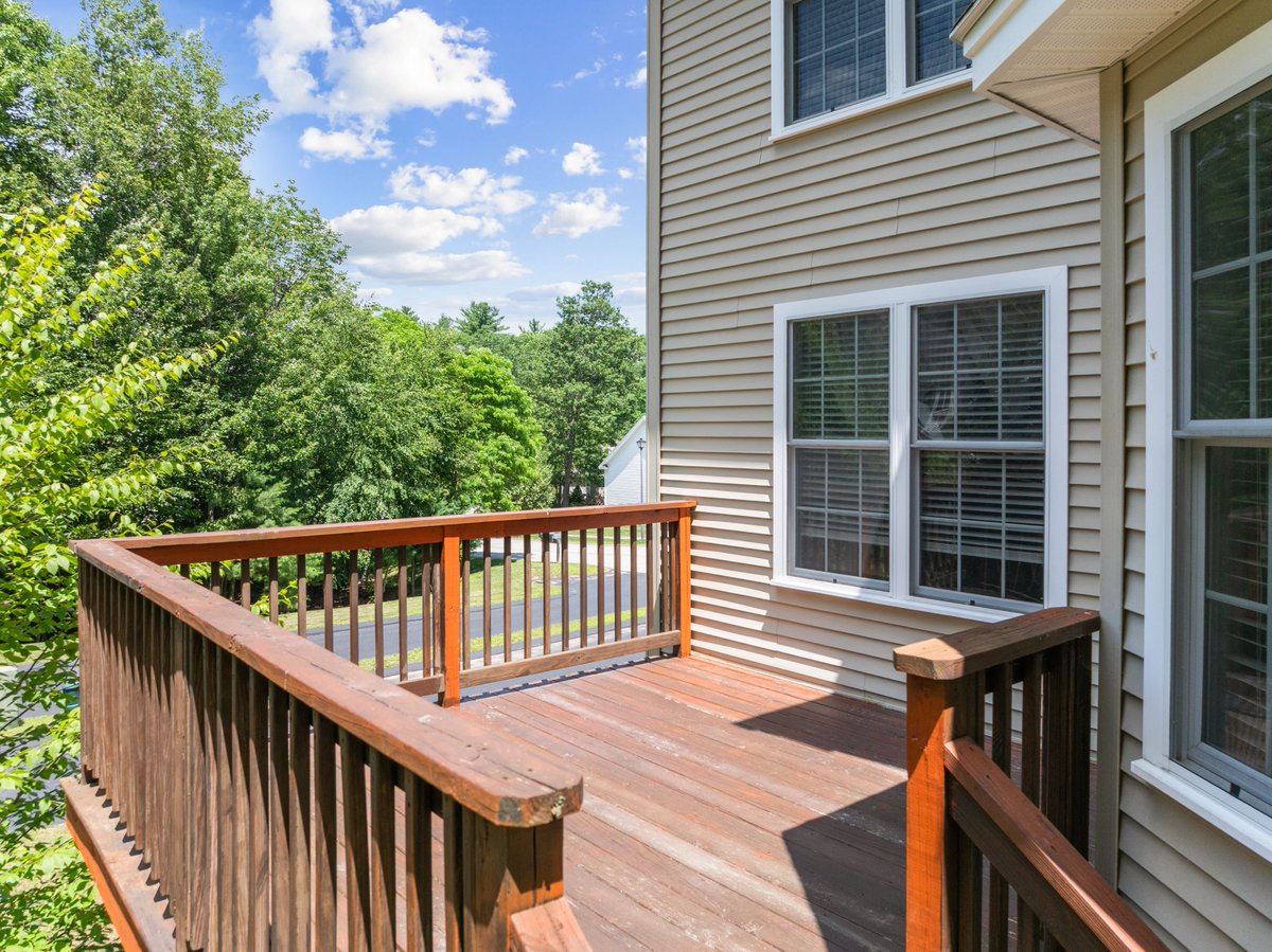 RocheRealty's tweet image. 🏡 NEW LISTING
43 Sterling Drive, Laconia, New Hampshire
💲$730,000 | 4 bed | 4 bath | 2,824 sq ft
Minutes from Weirs Beach! Granite kitchen, cathedral ceilings, fireplace, 1st-floor suite + bonus basement space.
📲 Link in bio for more info!
#LaconiaNH #NHRealEstate