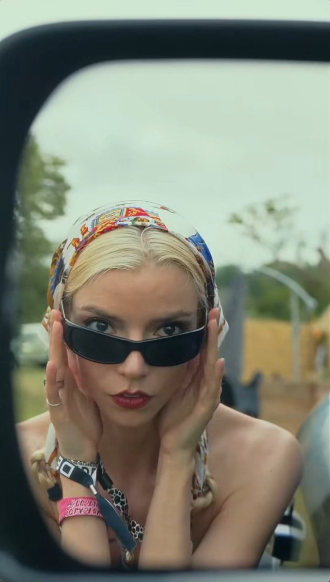 ㅤㅤ
     ㅤ⠀⠀⠀⠀ ⠀⠀ ⠀ ⋆ ⋆ ⋆

⠀     ⠀⠀⸝⸝   

⠀ —— los veo. ｡ ｡ ｡    

ㅤ ㅤ