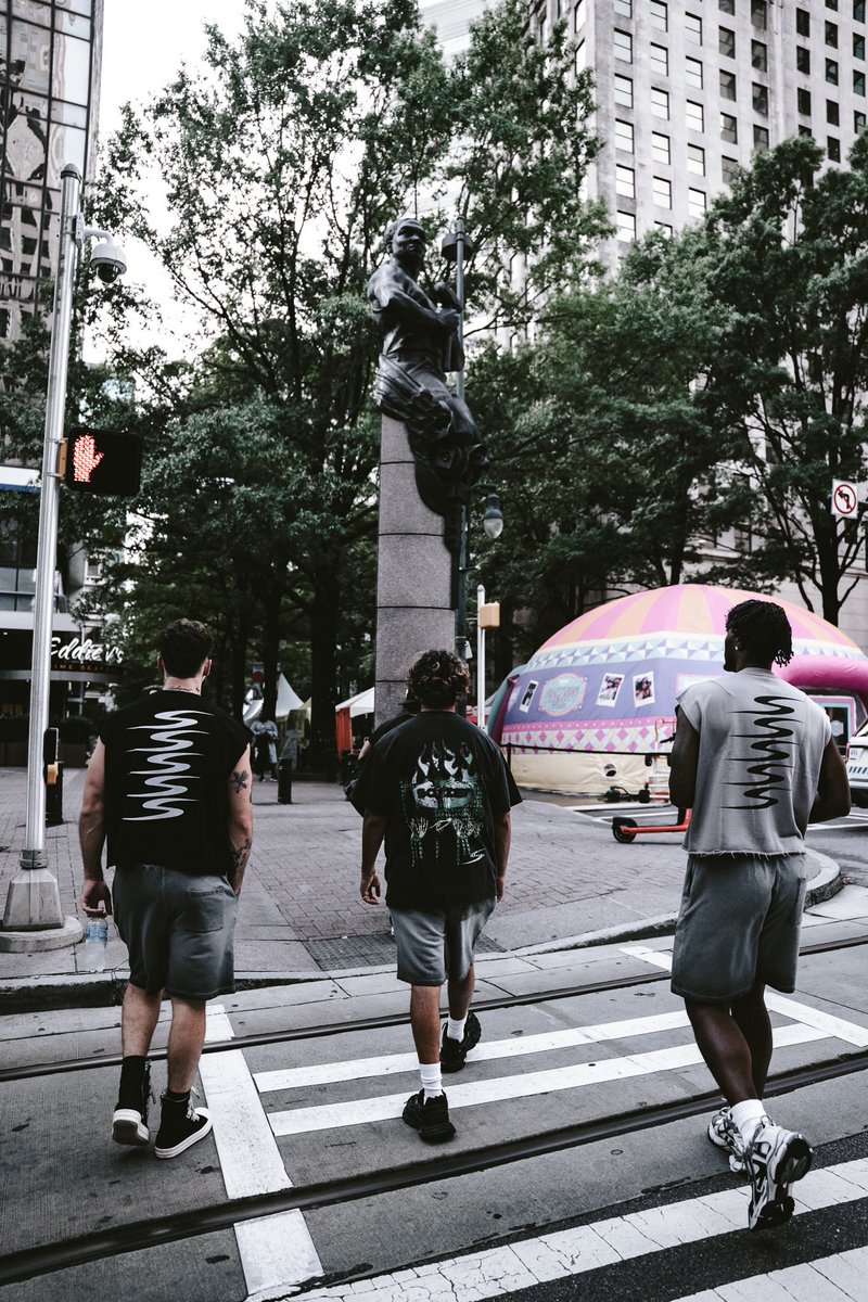 sapienworldwide's tweet photo. Follow us. Evolve with us.

#sapienusa #sapienusacapsule1 #clothingbrand #clothingcollection #fashion
#streetwear #streetfashion #explorepage #explore https://t.co/tZspkUCzCx