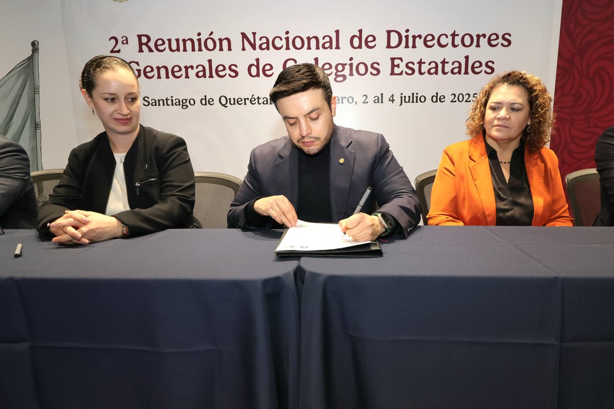 educacionqro's tweet image. ¡Orgullo queretano! Nuestro estado recibió a directores de todo México durante la Segunda Reunión Nacional del Sistema @CONALEPQRO 
Un encuentro que marcará un antes y un después: se firmó un convenio con la Asociación Mexicana de Distribuidores de Maquinaria Este encuentro…