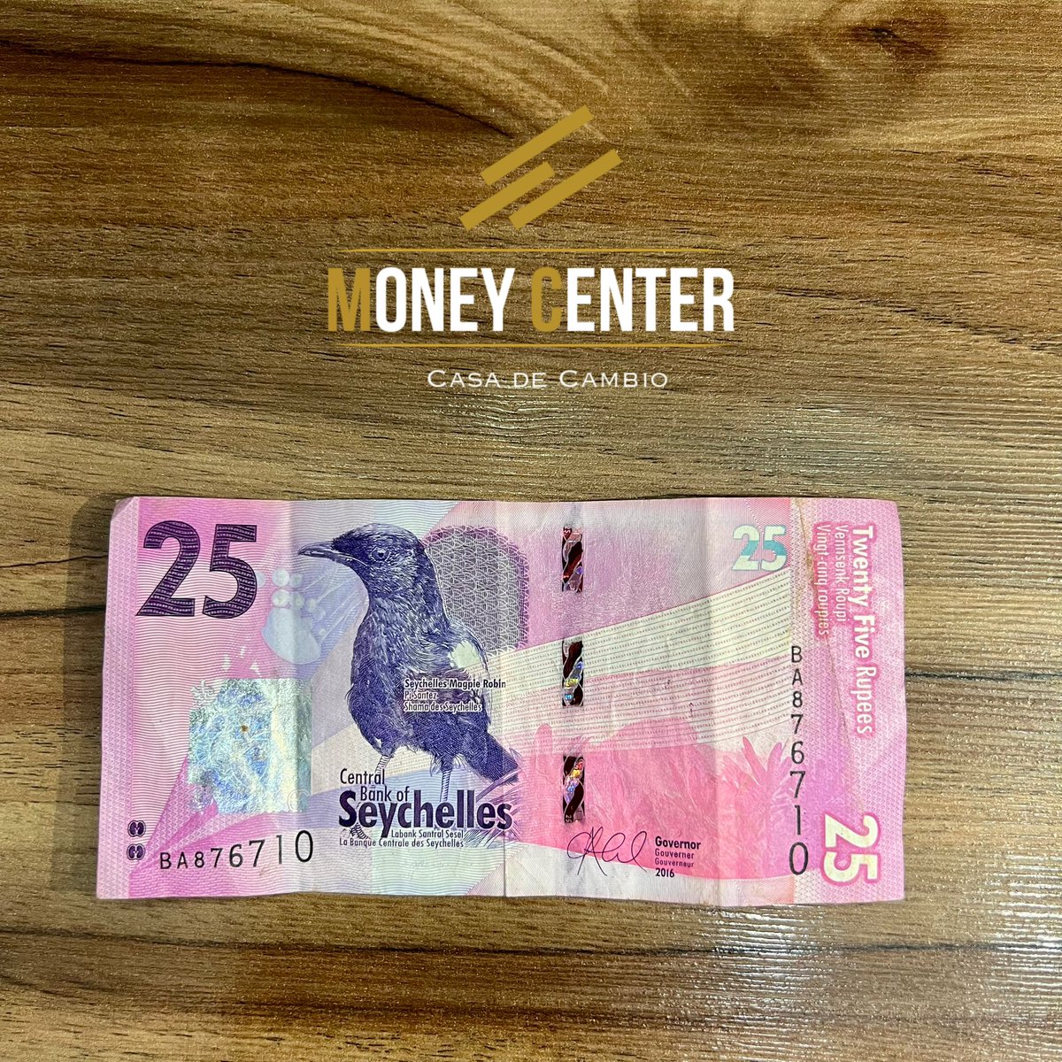 MoneyCenterMzle's tweet photo. Billete de 25 rupias de Seychelles 🇸🇨 Emitido por el Banco Central de Seychelles, este colorido billete de tono rosado muestra un Seychelles Magpie Robin, un ave endémica del país. #Dolar #Euros #Usdt https://t.co/zZYw9oi2bc