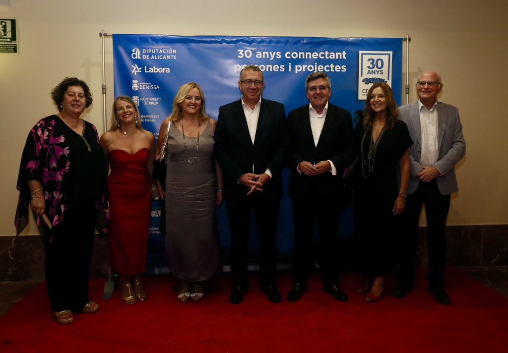 30é Aniversari de CREAMA

El president de la Diputació, Toni Pérez, ha participat esta vesprada en l’acte commemoratiu del 30é aniversari de CREAMA (Consorci per a la Recuperació Econòmica de la Marina Alta).

30 anys impulsant el desenvolupament local:
🔹 Més de 700.000 persones