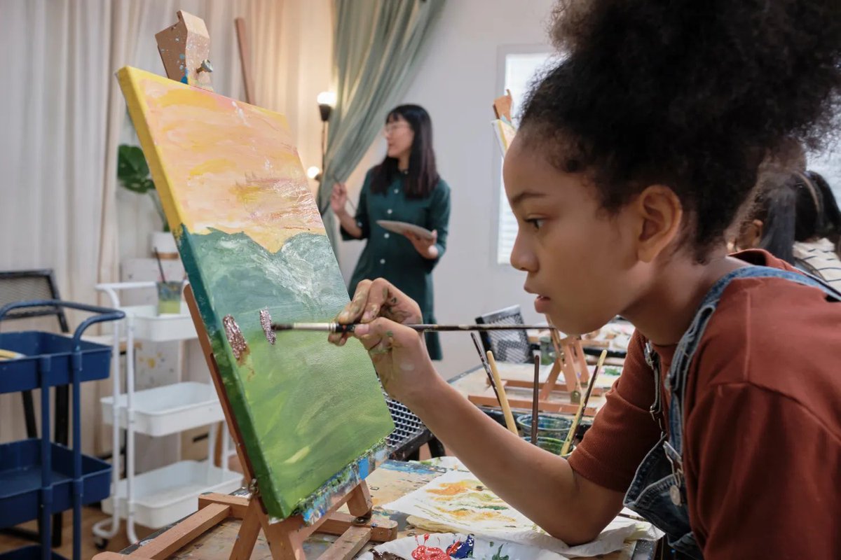 Registration now open! Summer program for youth ages 12 to 14 at OCAD U, July 28 to August 1, offers a week of art and exploration 🎨
Learn more: bit.ly/46pQTBq
