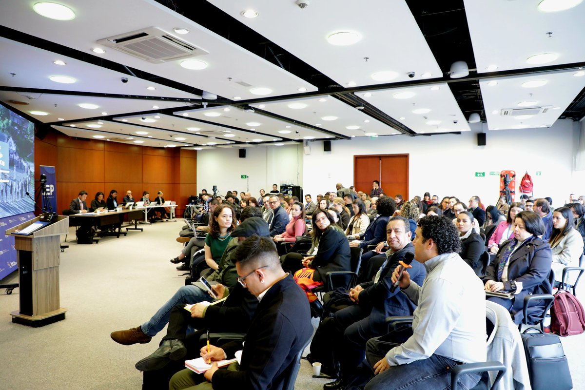 En una etapa decisiva de la fase de emisión de sentencia por asesinatos y desapariciones forzadas en la Costa Caribe, la Sección de Reconocimiento de Verdad de la JEP realiza hoy en Bogotá una jornada de mesas técnicas con entidades del Estado. 

El objetivo, garantizar la