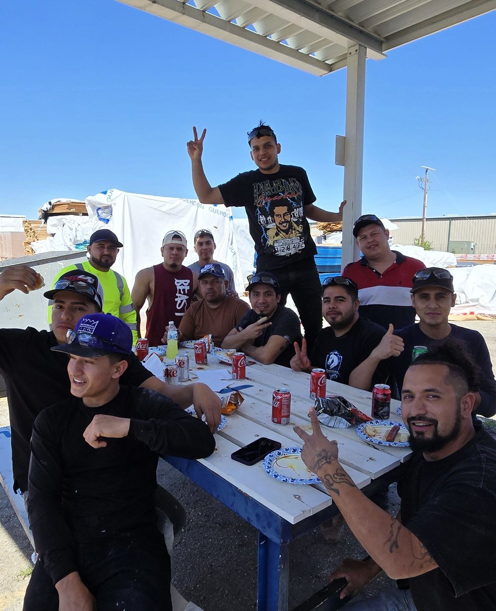 GuerdonModular's tweet image. Happy 4th of July! We fired up the grill for our annual BBQ lunch—250 team members strong. After long hours, extra shifts, and even Saturdays on a tough project, this break is well earned.
Stay safe and enjoy the holiday!
#4thOfJuly #TeamAppreciation #BuiltByGuerdon