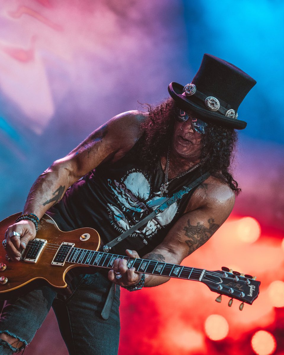gunsnroses's tweet image. It was loud, Munich! You brought the energy to the first-ever concert at Allianz Arena.