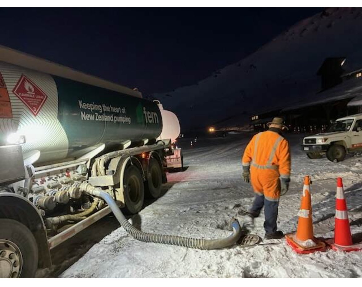 Big shout out to these legends. When the going gets tough, the tough get going. #mthutt <a href="/chrislynchmedia/">Chris Lynch</a>