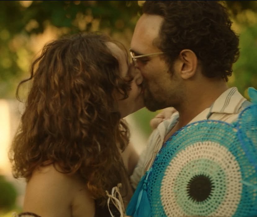 Και αν υπάρχει μια άλλη ζωή πισω από την πόρτα ελπίζω να ξανασυναντήσω την Άννα στο πρόσωπο μιας άγνωστης και να ξαναζήσουμε τον έρωτα μας από την αρχή…
 #diafaniagapi