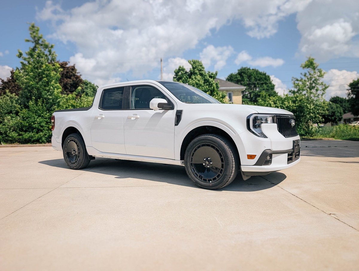 LeslieMotors's tweet photo. The Maverick Lobo delivers the retro feel of a mini truck with all the modern features you’d expect in 2025.
What do you think of this truck? Would you own one? Let us know in the comments below!
#LeslieMotors #Ford #MaverickLobo https://t.co/QjLVzt7zhq