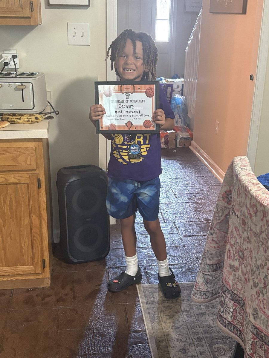 dotdotdott24's tweet photo. Racking up awards this summer! #BasketballCamp https://t.co/g7I7Dj2m8H