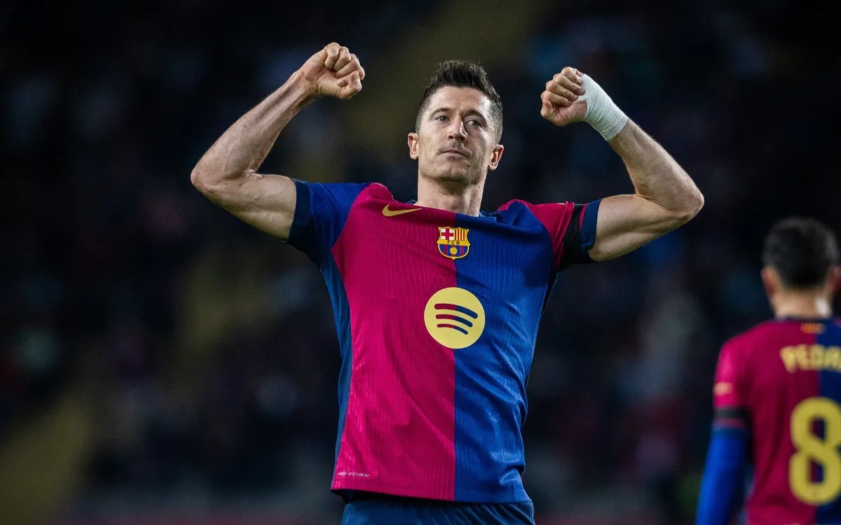 Onze (@onzetv3) on Twitter photo ⚽ DEBAT DEL 9 AL BARÇA
⏰ 23h
🎙️<a href="/Marc_Cornet/">Marc Cornet Plana</a>
🗣️ Tertúlia amb <a href="/victorlozano73/">Victor Lozano Nieto</a> <a href="/DBR8/">David Bernabeu Reverter</a> <a href="/laiatudel/">Laia Tudel Prades</a> i <a href="/ffpolo/">Fernando Polo</a>
🚨 Última hora Nico Williams
<a href="/monjeondavasca/">Jose Manuel Monje</a>
📣 Nou president del CTA amb <a href="/XavierEstradaF1/">Xavi Estrada Fernàndez</a>
👕 1x1 <a href="/mjesusostolaza/">Òscar Nin</a>
#OnzeE3
▶️ tv3.video/Onze ⚽ DEBAT DEL 9 AL BARÇA
⏰ 23h
🎙️<a href="/Marc_Cornet/">Marc Cornet Plana</a>
🗣️ Tertúlia amb <a href="/victorlozano73/">Victor Lozano Nieto</a> <a href="/DBR8/">David Bernabeu Reverter</a> <a href="/laiatudel/">Laia Tudel Prades</a> i <a href="/ffpolo/">Fernando Polo</a>
🚨 Última hora Nico Williams
<a href="/monjeondavasca/">Jose Manuel Monje</a>
📣 Nou president del CTA amb <a href="/XavierEstradaF1/">Xavi Estrada Fernàndez</a>
👕 1x1 <a href="/mjesusostolaza/">Òscar Nin</a>
#OnzeE3
▶️ tv3.video/Onze