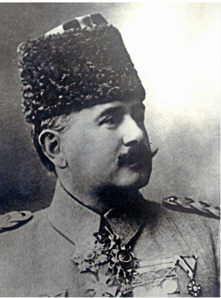 "Öyle puslu ki hava, Şeytan bile Müslüman mintanı giyiyor." -Kâzım Karabekir

O mintanı  Şeytan artık üzerinden hiç çıkarmıyor paşam...