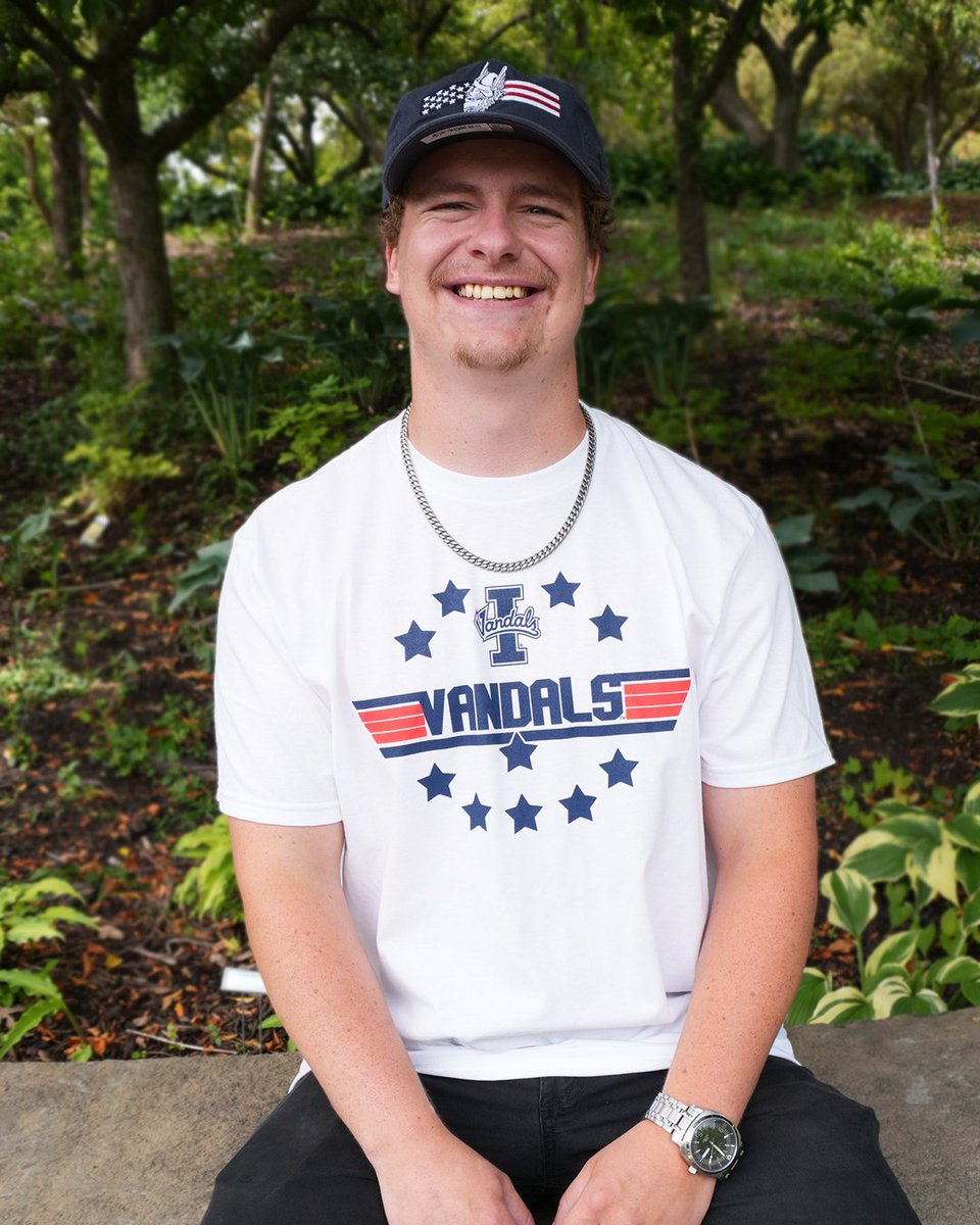 VandalStore tweet media