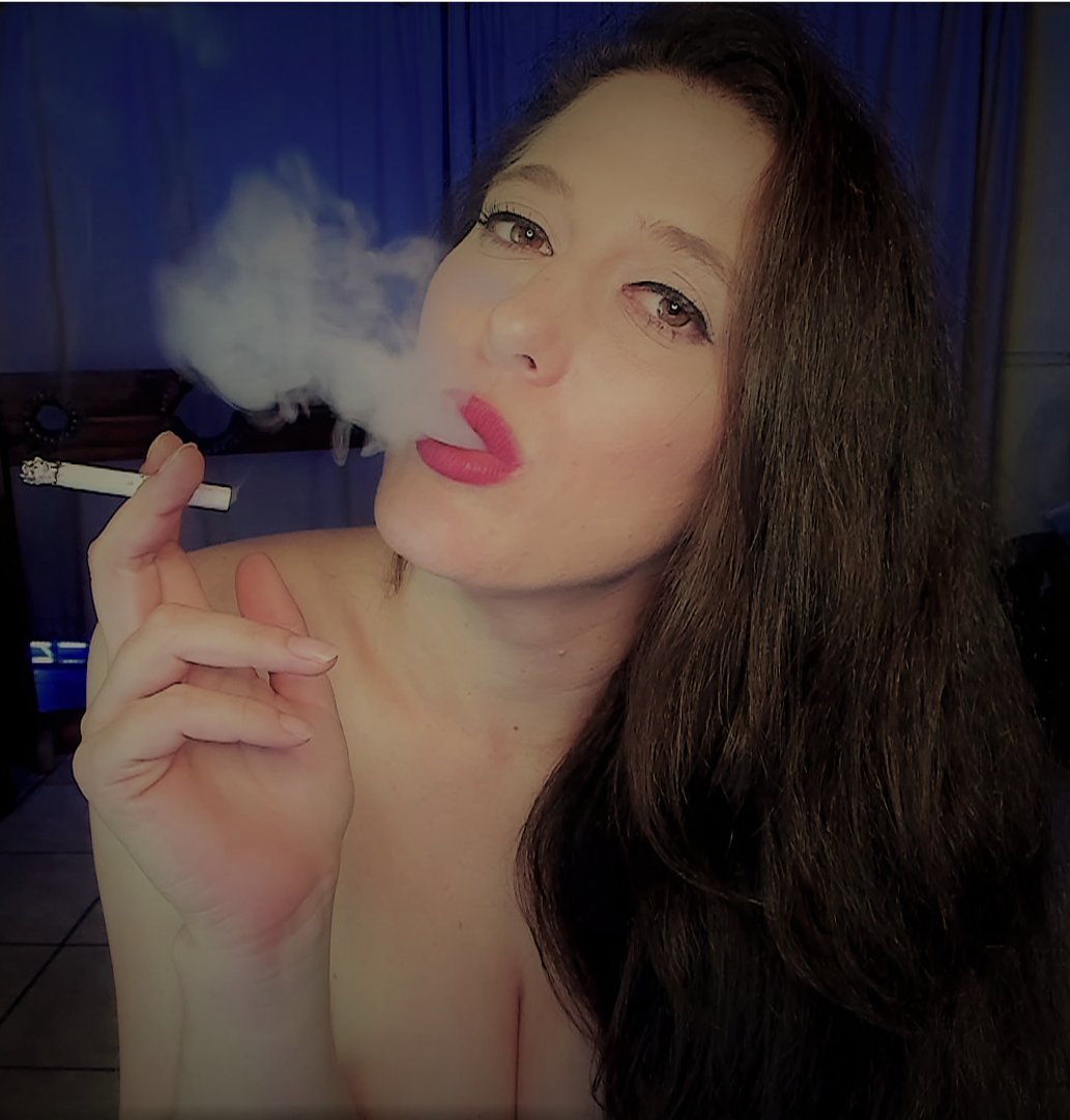 Hey Guys! I'm now LIVE on @Stripchat. Come play with me! 😈 #stripmenow #stripchat #stripchatlive 👉 stripchat.com/cee2nv/follow-…