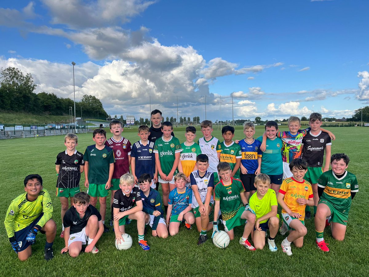 Well done to our U10 girls this evening. Thanks to Jack who coached the U12 boys. Our summer leagues started today under the guidance of David G and Mark T. Well done to all involved.