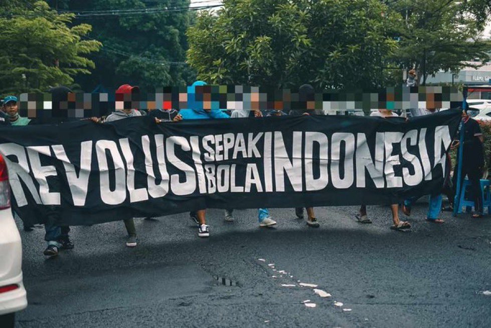 Congratulations on receiving the badness of this country’s football federation!!!! 

#REVOLUSISEPAKBOLAINDONESIA