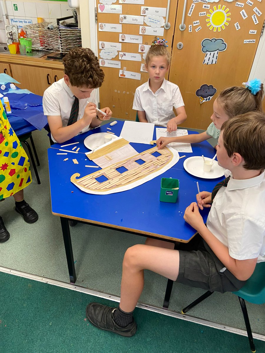 blackboysschool's tweet photo. Working in our house groups, we all took place in Big Frieze Day today, creating our own pictorial versions of Understanding Christianity’s Big Frieze which illustrates the Bible. https://t.co/UumPaLUJYs