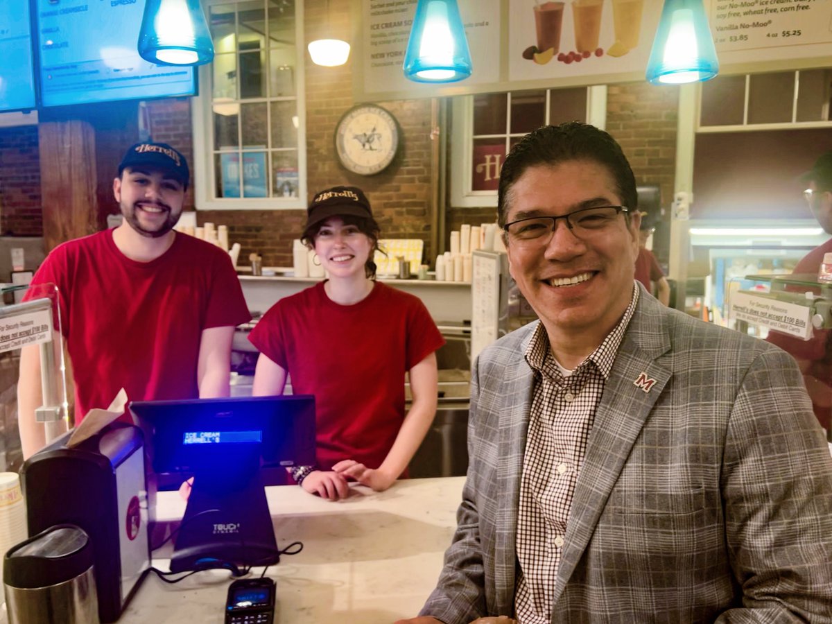 UMassChancellor's tweet image. You shared Amherst area recommendations—here's a look at where I've been:
✅ Ice cream at @Herrells, where our @umassfoodscience students’ flavors are featured.
✅ Great meal at Protocol during Amherst Restaurant Week.
✅ Coffee at @WorksBakeryCafe – a student favorite.