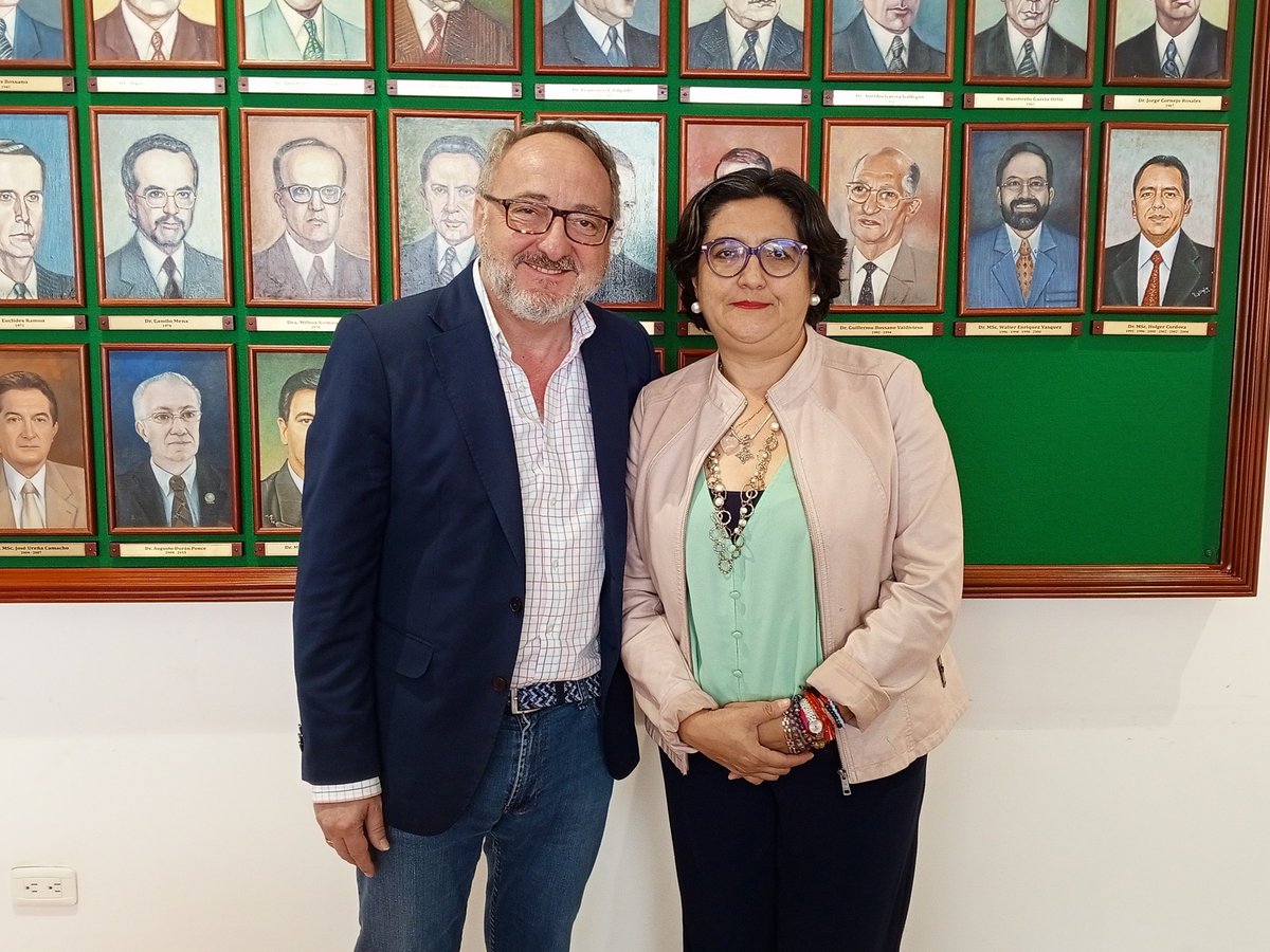 📷 #VisitaProtocolar
La Decana de la Facultad de Jurisprudencia, Ciencias Políticas y Sociales, Dra. Solimar Herrera Garcés, recibió al Director Académico de Relaciones Internacionales de la UNIR, Dr. Manuel Herrera Gómez, para la activación de un convenio interinstitucional.