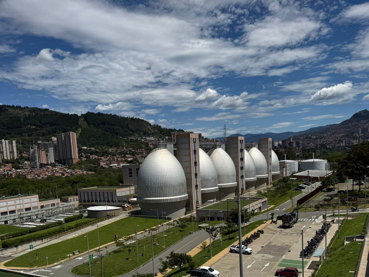 Colombia dio un paso clave hacia una #TransiciónEnergéticaJusta. 
Junto a la academia, el sector privado y cooperación internacional, impulsamos el desarrollo del hidrógeno de bajas emisiones. 

Durante una semana estratégica en Medellín, y junto al <a href="/DNP_Colombia/">dnp_colombia</a>,
