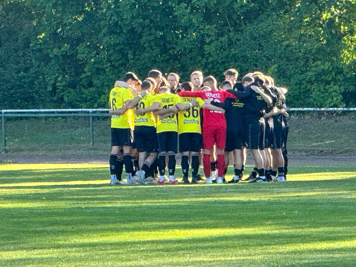 rollenderhsvfan's tweet photo. Testspiel: TSV Kücknitz gegen Sereetzer SV (2:4)
#Fussball #fussballspiel #fotos #bilder #groundhopper #groundhopperapp #futbology #rautenfranz #rollenderhsvfan #neuerground #lübeck #tsvkücknitz #sereetzersv #kücknitz #roterhahn #rasenplatz #naturrasen #testspiel #donnerstag https://t.co/1sbjoEspuu