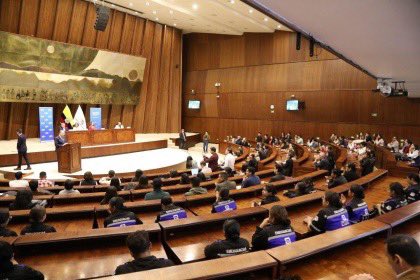 #AsambleaEc2025 

La Asamblea y UNIR refuerzan la capacitación del sector público con la charla “Tendencias Político Sociales en el siglo XXI”. ¡Educación para transformar!  #UNIR 

#Boletín ⬇️

asambleanacional.gob.ec/es/noticia/107…