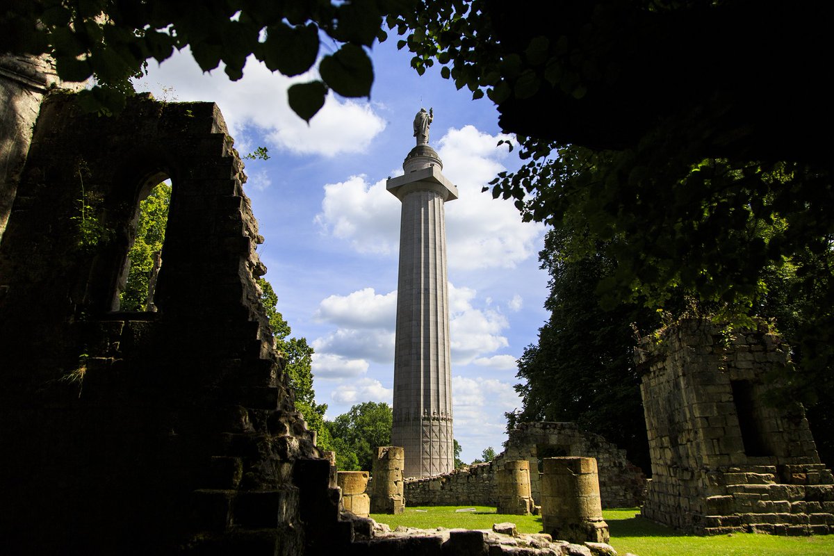 This summer, we invite you to discover the stories of service and sacrifice preserved at Meuse-Argonne American Cemetery and honored at Montfaucon American Monument. 

📍 Meuse-Argonne American Cemetery:
🗓️ Every Wednesday, from July 16 to August 20.
🕒 3:15 p.m. 
👥 Meeting