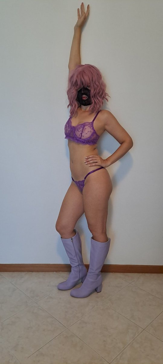 onlyfans.com/stubborn.kitty for #model #boxing #kickboxing #muaythai #kink #fet #legs #abs #feet #bra #lingerie #femalefighter #femalewrestler #mask #heels #femaleboxing #gloves #femalekickboxing #bellypunching #womenfighter #femalemuscle