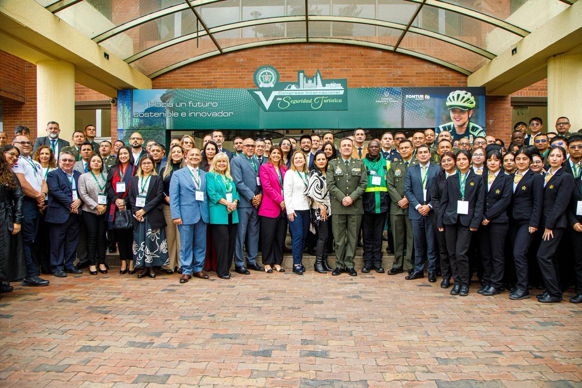 .<a href="/paolafer10/">Paola Fernandez</a>, Jefa de la Sección de Gestión Coordinada de Fronteras y Protección de Objetivos Vulnerables de <a href="/OEA_CICTE/">CICTE</a>, presentó el programa de Seguridad en Espacios Concurridos #CICTE_SEC de @OEA_Oficial durante el V Congreso de Seguridad Turística, celebrado esta semana en