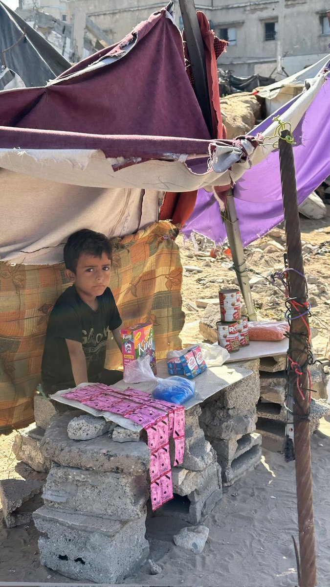 Zaher Saleh (@zaherwael122) on Twitter photo I saw a young boy selling breakfast items all day. He said if he doesn't sell anything, he won't eat and would fall ill. It broke my heart. God help us💔😞
<a href="/zaherwael122/">Zaher Saleh</a> I saw a young boy selling breakfast items all day. He said if he doesn't sell anything, he won't eat and would fall ill. It broke my heart. God help us💔😞
<a href="/zaherwael122/">Zaher Saleh</a>