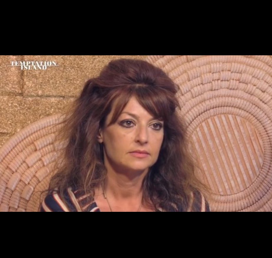 carcos1456's tweet photo. Sonia m ed i suoi capelli #temptationislanf https://t.co/gD1aItUmJT
