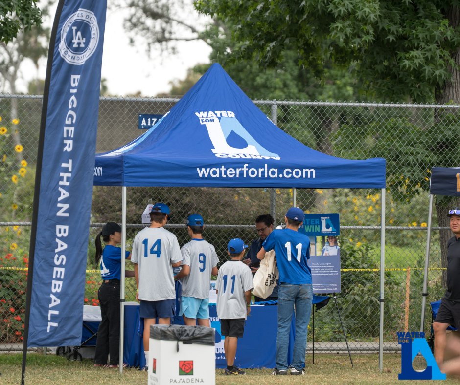 WaterForLA's tweet image. Check out LA’s favorite baseball club having a ball, featuring fun activities for families and kids of all ages. #WaterforLA #DodgersFoundation