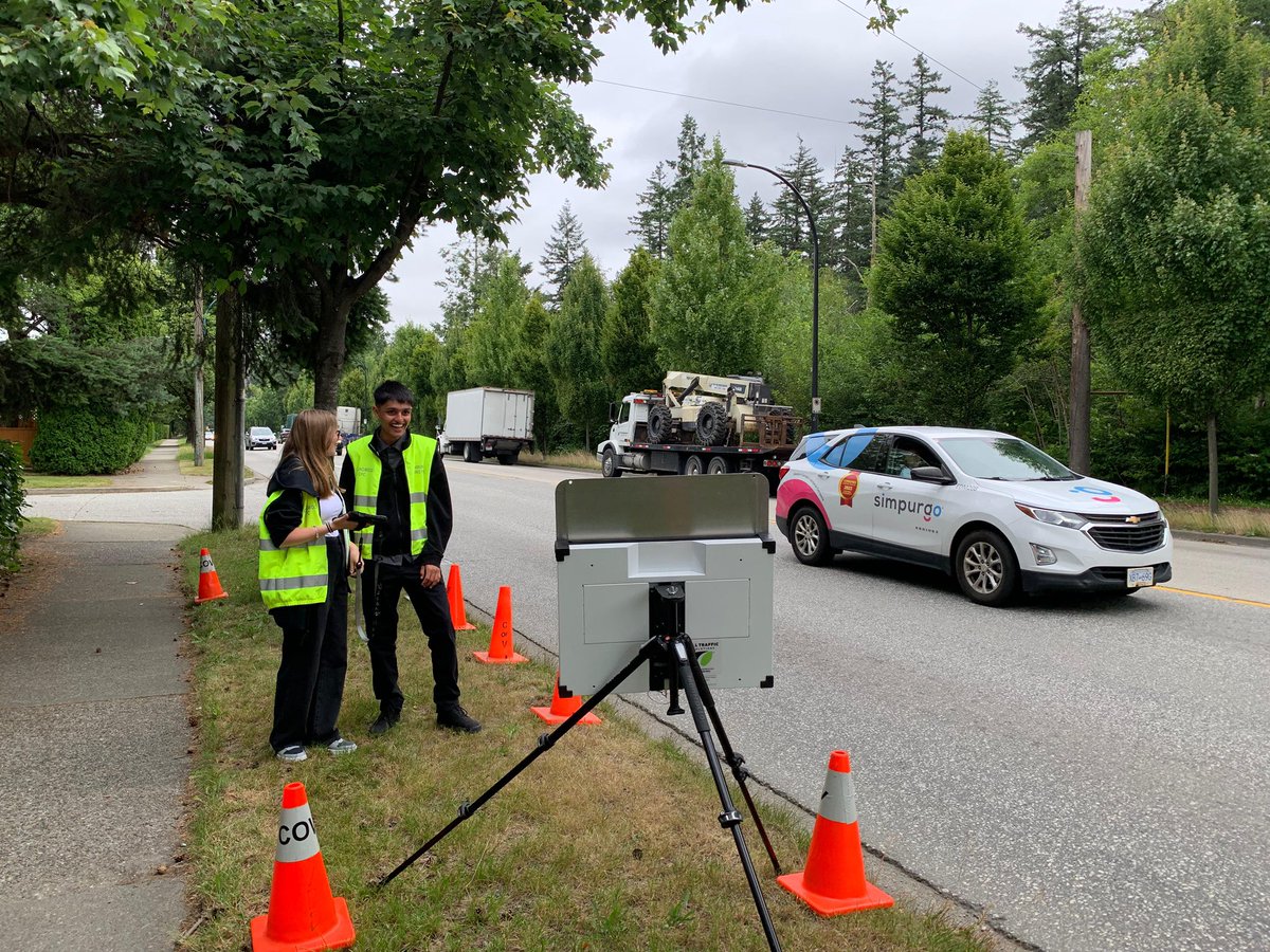 CollingwoodcpcC's tweet photo. @CollingwoodCPC 
1st #Patrol for Wednesday July 2nd,
our 2 new #volunteers
&amp; VC TJ set up @icbc 
Speed Watch on a busy
street, reminding drivers that there is
#NoNeedToSpeed.

Our #Team spent 2hr checking the speed of small &amp; large vehicles.
#KeepingItSafe for our
#Community. https://t.co/kFlXleiOrR