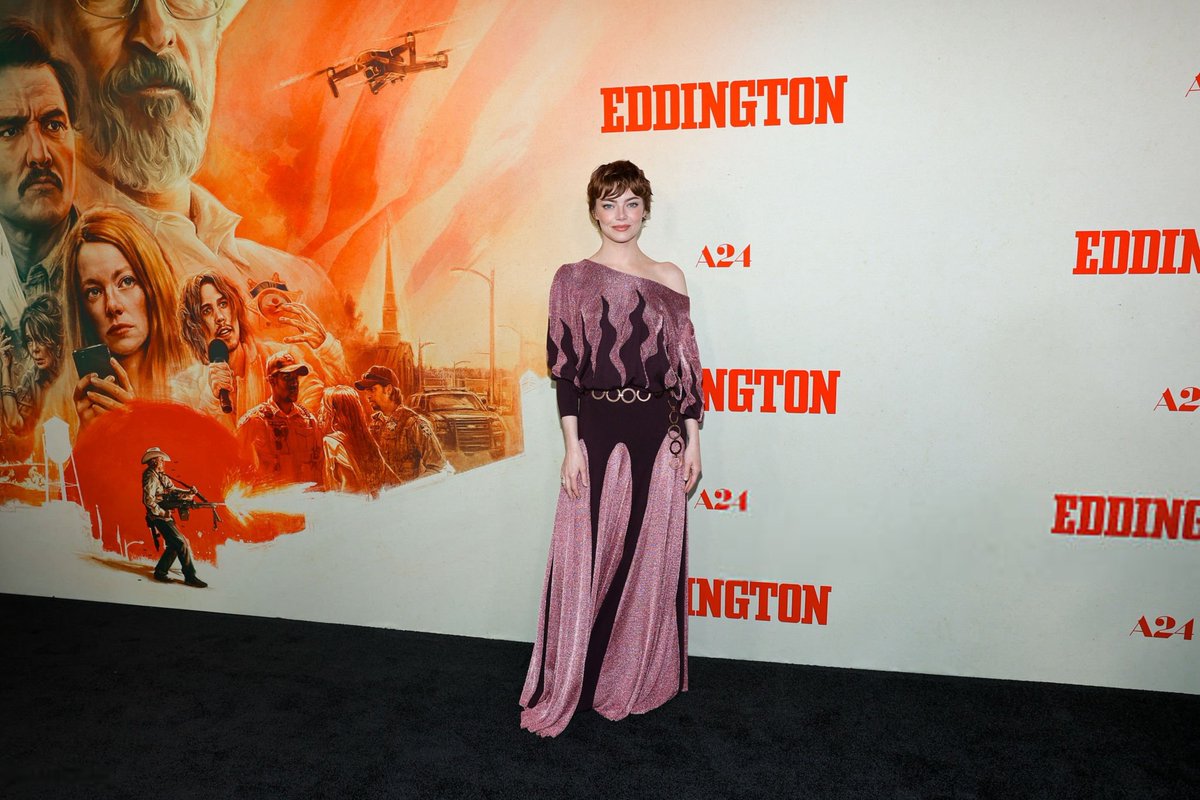 stonebrcom's tweet image. 182 HQs de Emma Stone na première de 'Eddington' em Los Angeles no dia 26/06! emmastonebrasil.com/galeria/thumbn…
