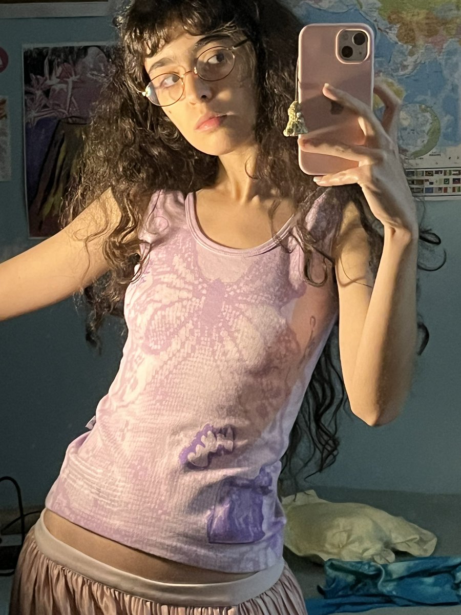 algumas blusinhas que estampei hoje 💌 vao estar disponiveis na feira da folhetaria esse fim de semana